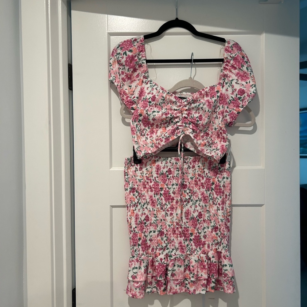 NWT Floral Midnight Doll juniors Size medium cinched crop and skirt set